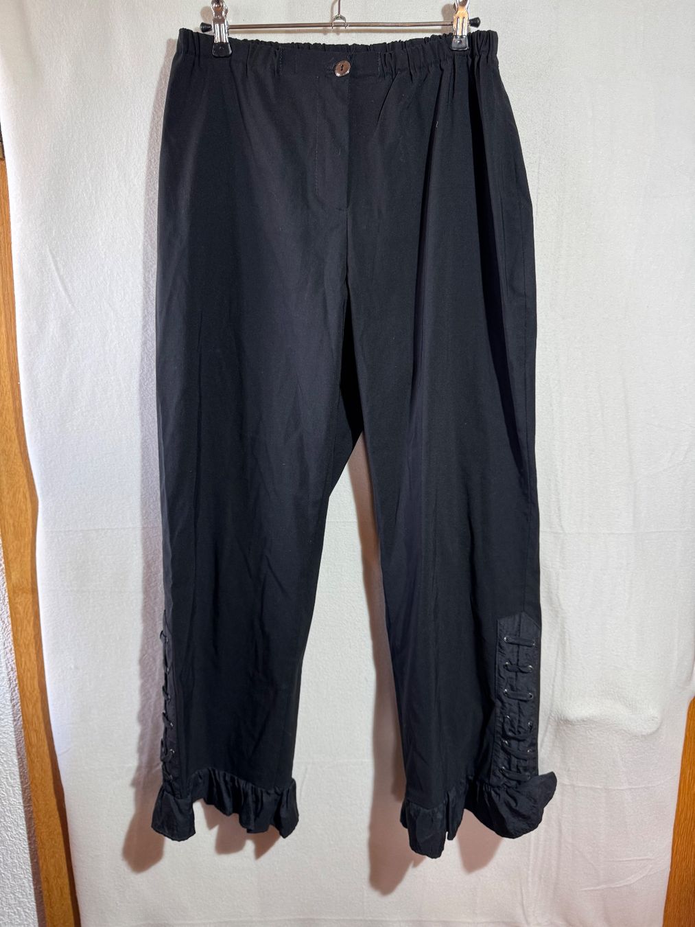 Pantaloni: Spezielle schwarze Stoffhose ca Gr. M/L – Usato da Grosswangen venduto da SALE_SALE_SALE