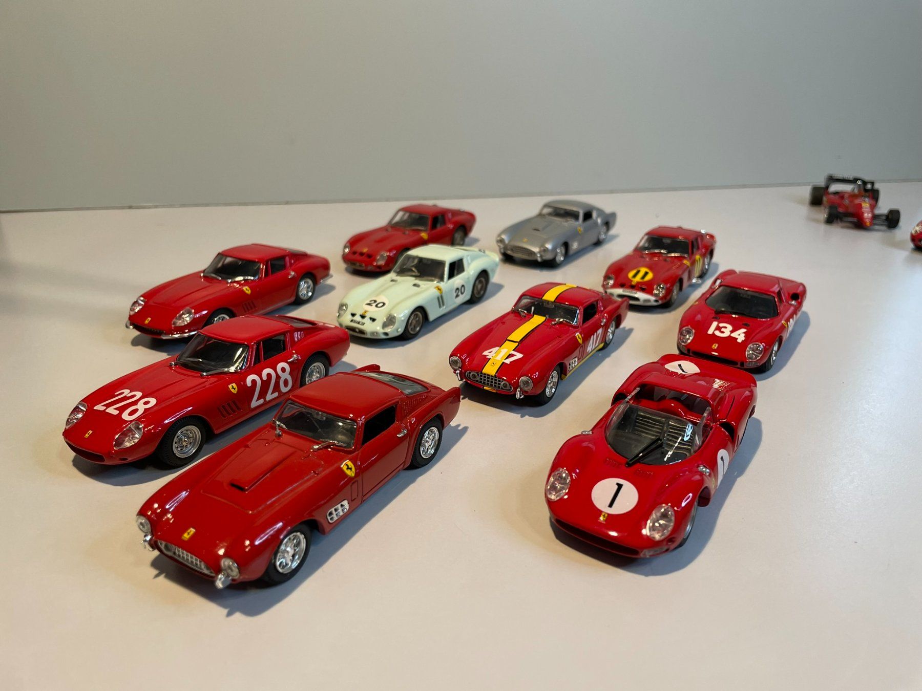Ferrari Modellautos: Diverse 1:43 Ferrari Modelle a-bloc – Gebraucht aus Bättwil von Samuel_Wyss 1