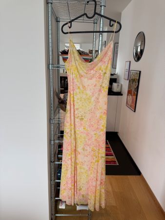 Sommerliches Maxikleid mit Blumenmuster, Grösse M