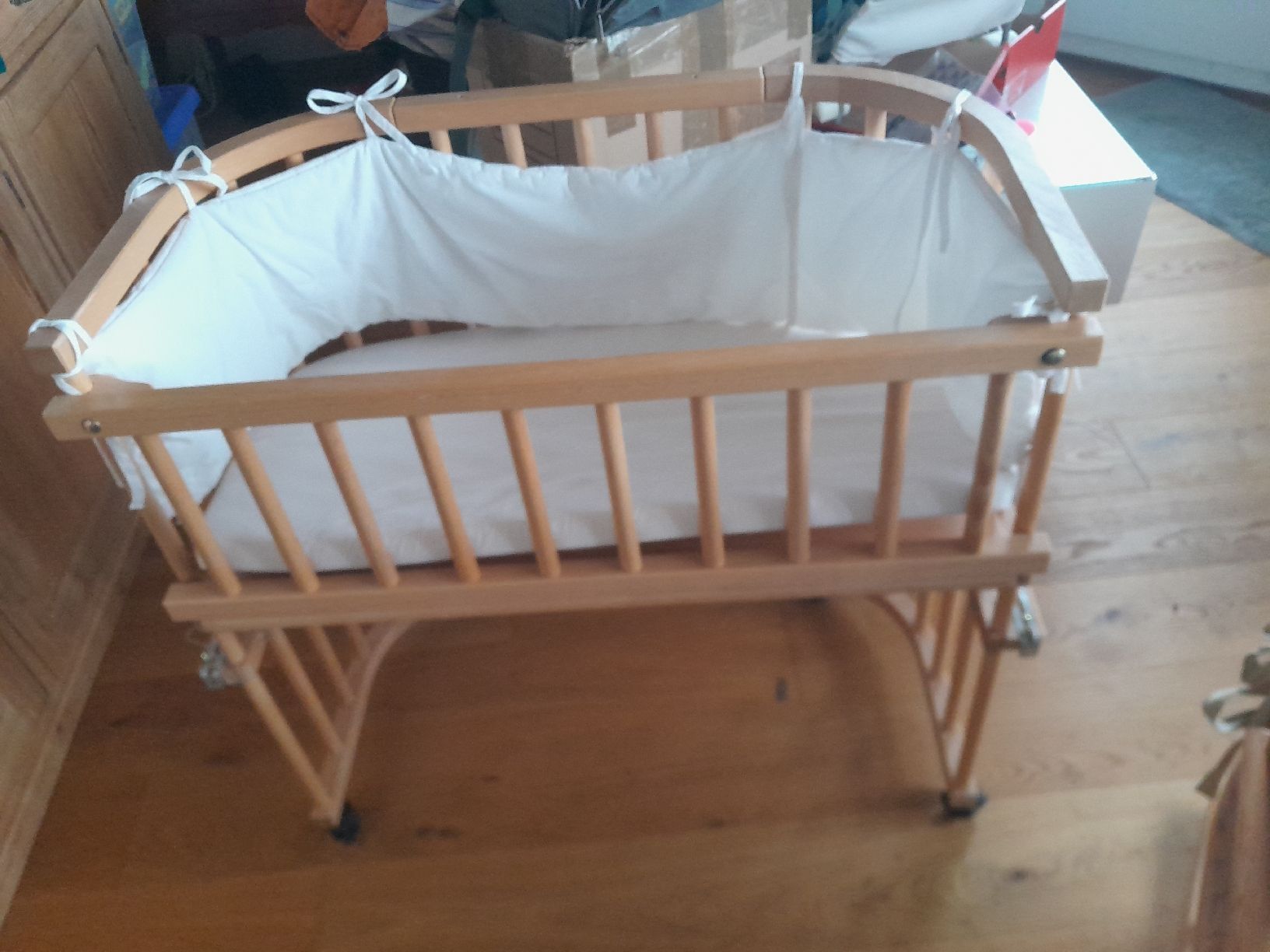 Betten: Beistellbett – Gebraucht aus Sumiswald von Rotmy