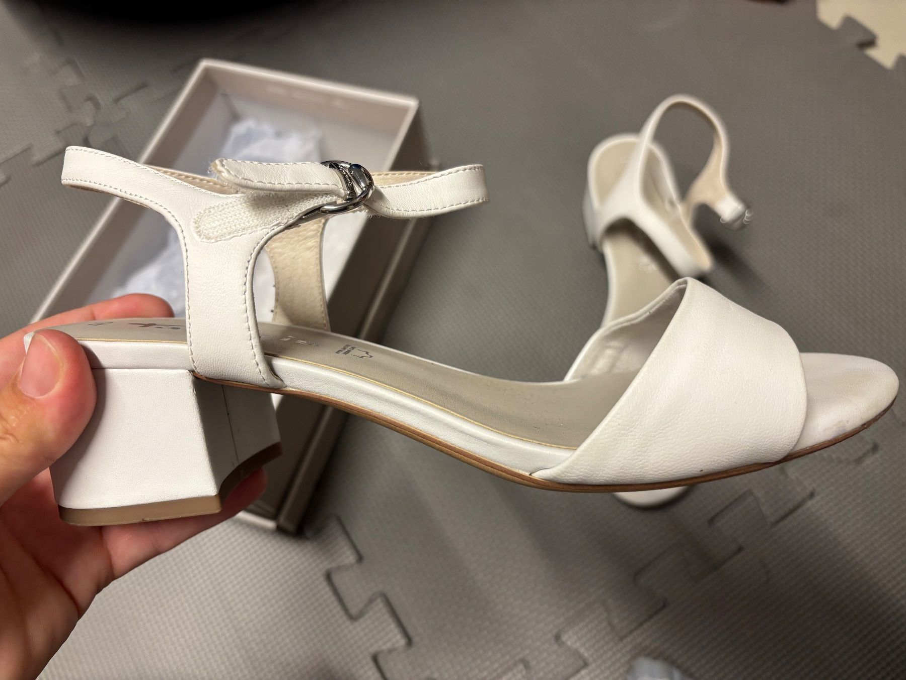 Tamaris Chaussures femmes: Schuhe Hochzeit weiss – D'occasion à Löhningen par cor_gs77 1