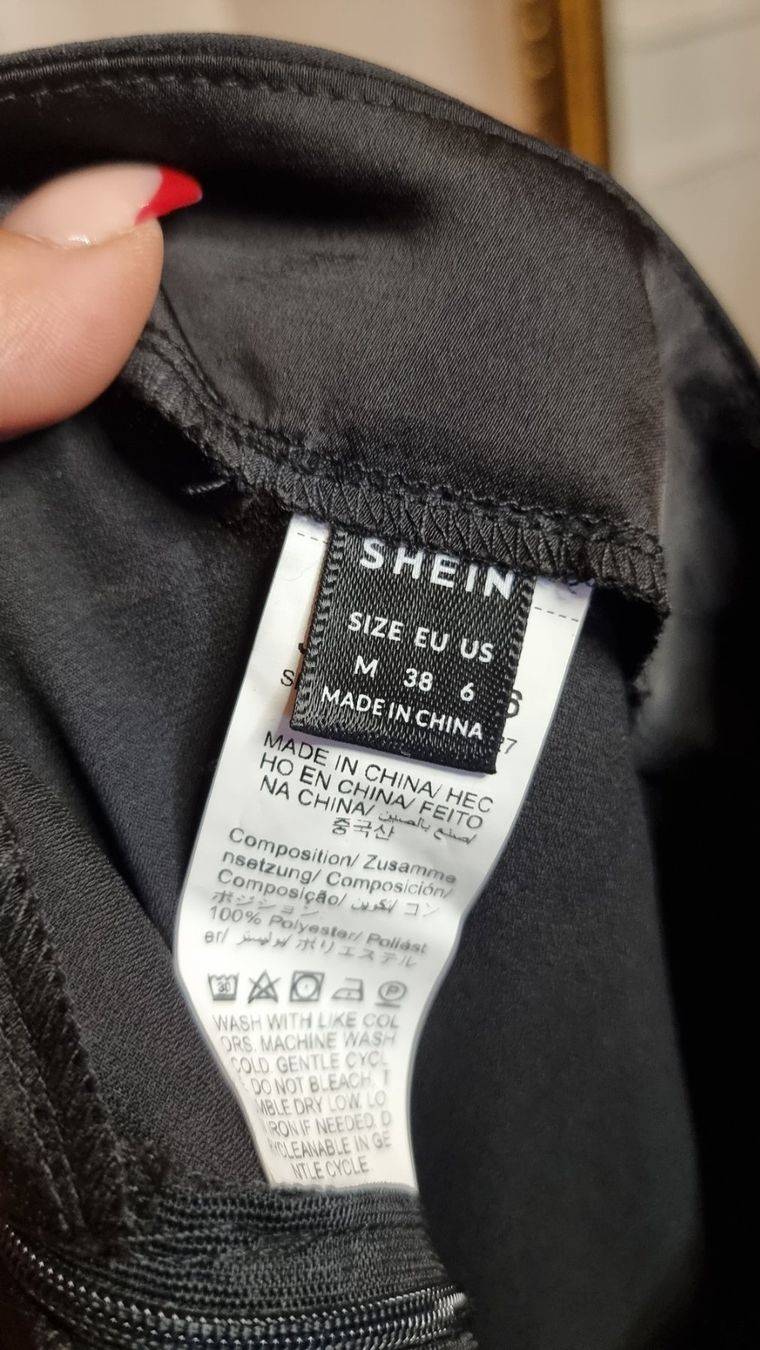 Shein Gonne: Schwarzer Satin Midi-Rock mit Schlitz Gr. 38 Elegant – Usato da Wald ZH venduto da CapLux 4