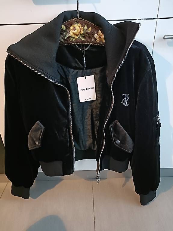 Juicy Couture Giacche: Veste Juicy Couture taille M – Nuovo e nell'imballaggio originale da La Chaux-de-Fonds venduto da poussin85 3