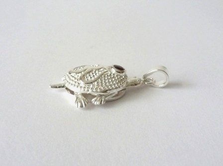 Anhänger: Silber-Anhänger - Schildkröte/OM mit Rubin – Neu und originalverpackt aus Mauren von Yeelen 2