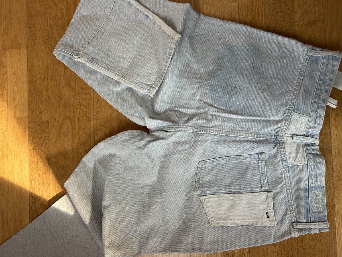 Tommy Hilfiger Jeans: Pantalon bleu, Tommy Hilfiger – Usato da Daillens venduto da guisepa 2