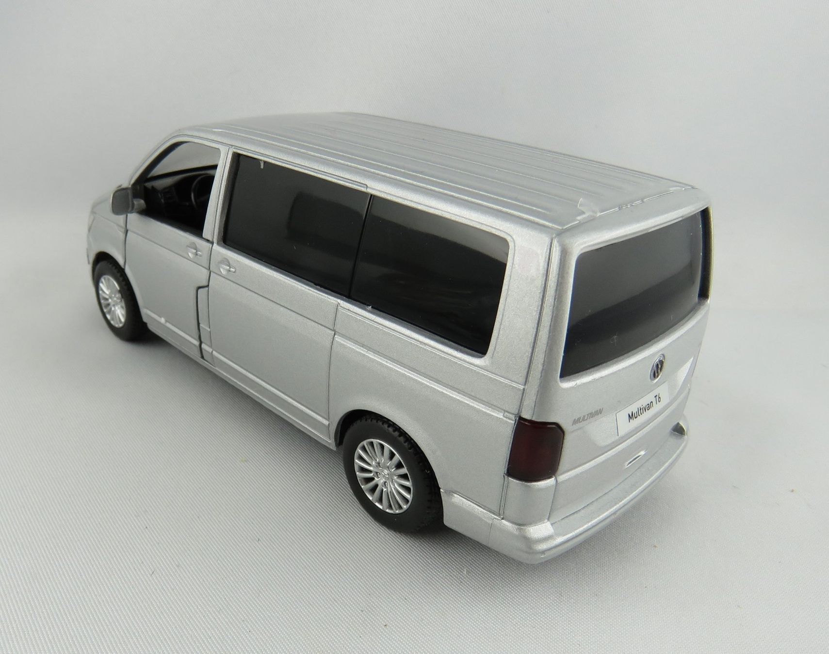 Volkswagen Modellini d'auto: VW Multivan T6 - Modellauto - Silber - 13,5x6cm – Nuovo (secondo la descrizione) da Grenchen venduto da Yamahwildstar16 1
