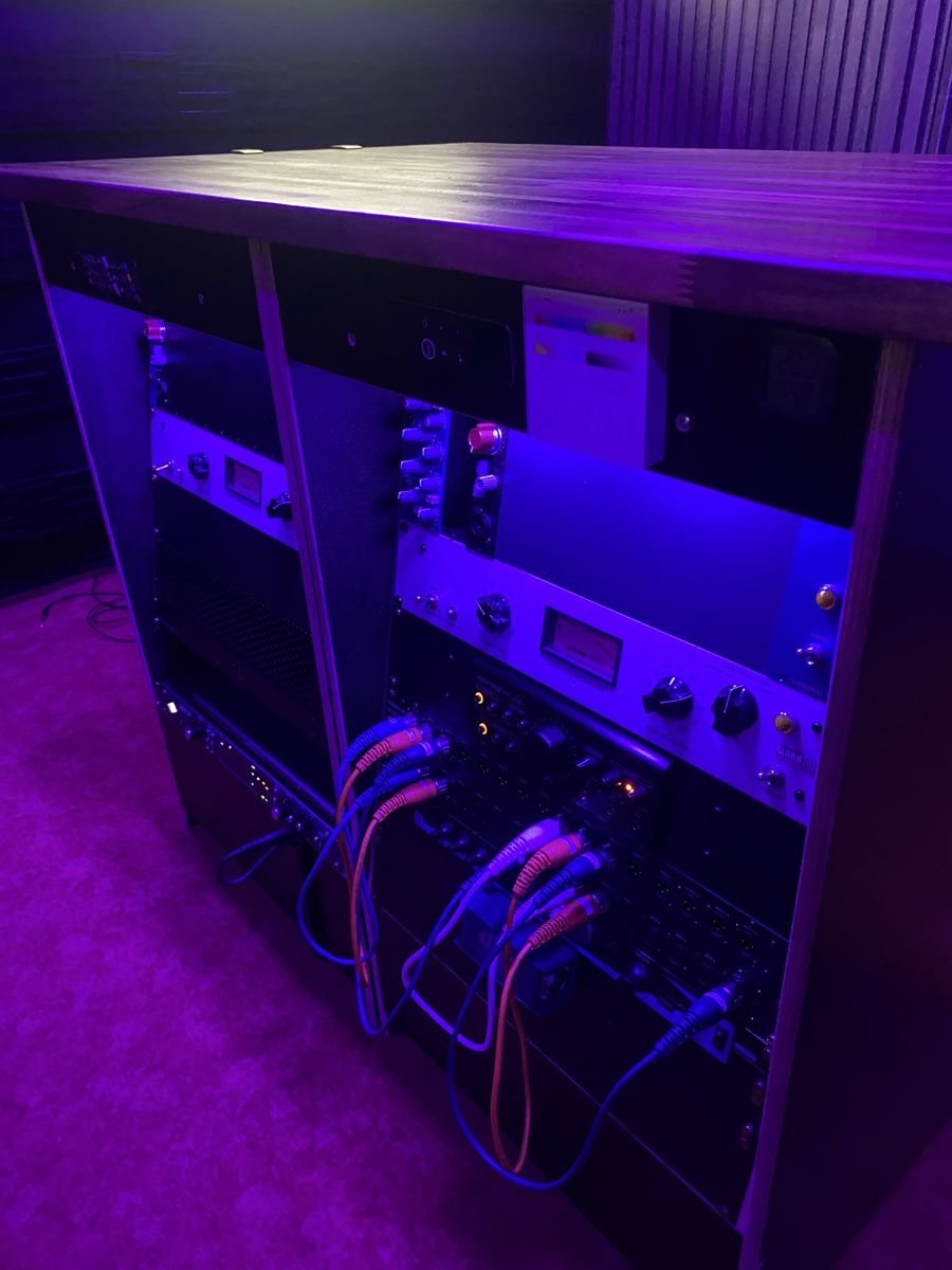 Supporti a parete: Profesioneller Musik Studiorack mit Holzplatte – Usato da Siegershausen venduto da niiico_7 8