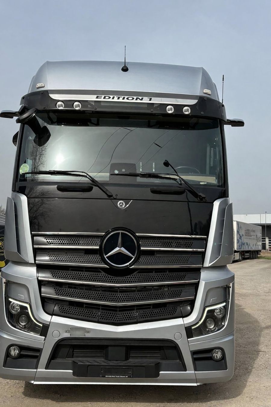 Mercedes-Benz Lastwagen: Mercedes Benz "Edition" Actros 1853 – Gebraucht aus Reinach BL von Swiss-itech.com