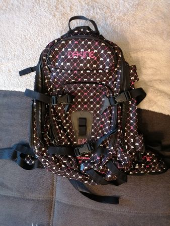 Dakine Schulrucksack/Snowboardrucksack schwarz pink