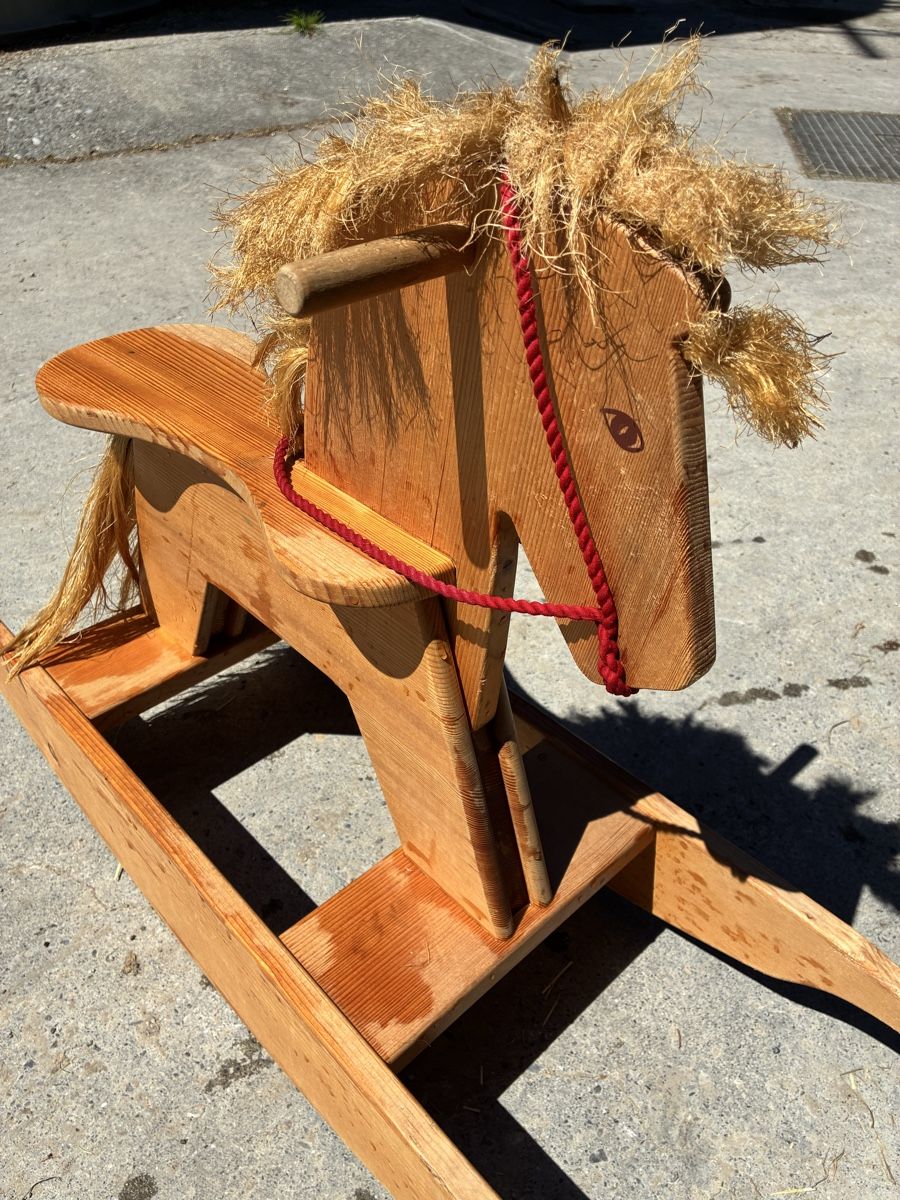 Giocattoli: Schaukelpferd aus Holz – Usato da Allmendingen b.Bern venduto da Wuethrichfamily 2