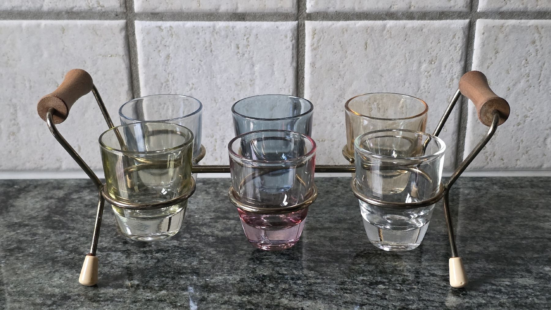 Gläser: VINTAGE SCHNAPSGLÄSERSET 60ger JAHRE – Gebraucht aus Wengi b. Büren von Ot1000 2