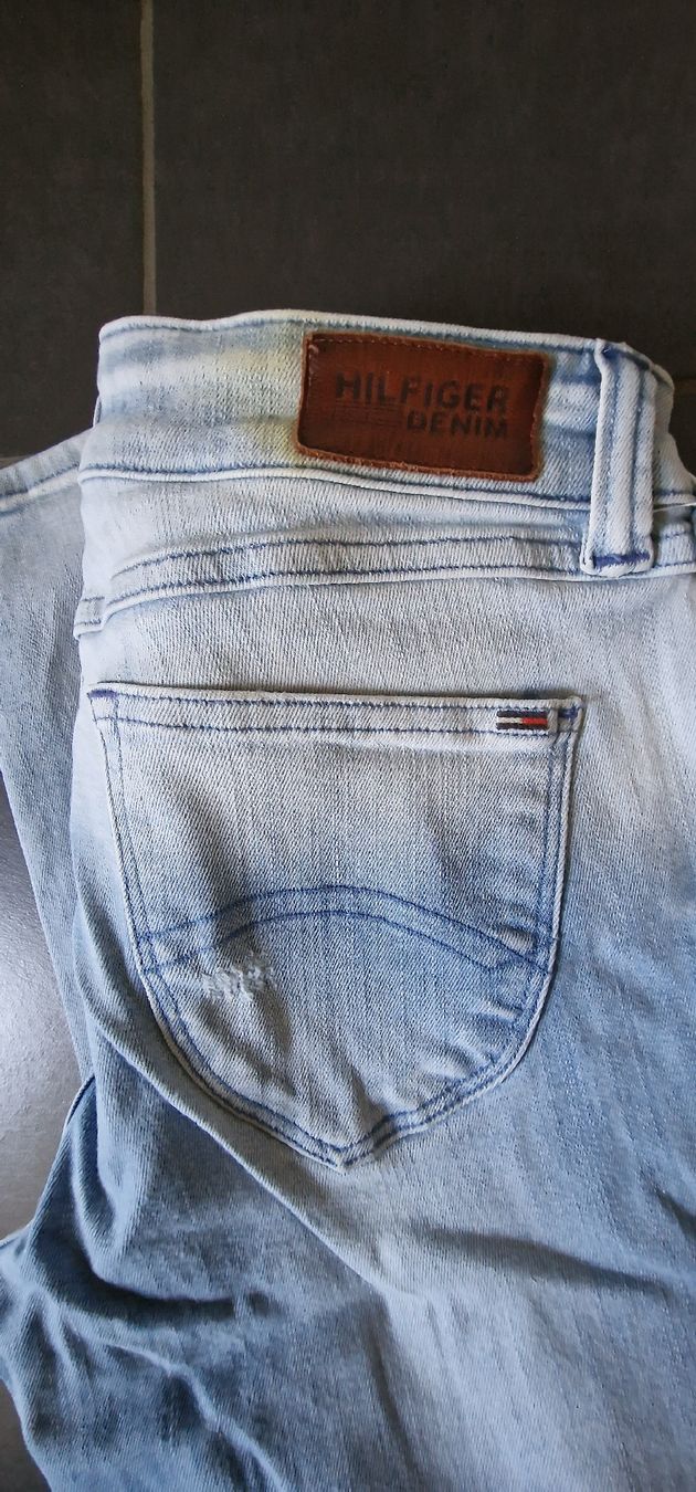 Tommy Hilfiger Jeans: Tommy Hilfiger Jeans – Usato da Oftringen venduto da bin_2wk8 3
