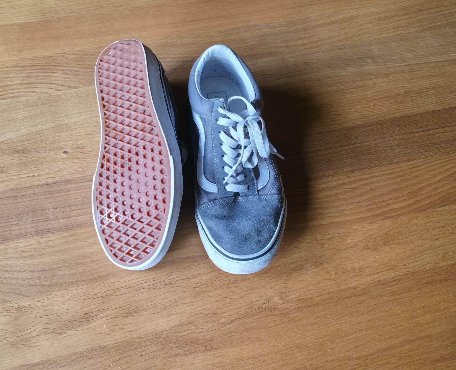 Vans Herrenschuhe: Vans Old Skool Sneaker Grau Grösse 42 – Gebraucht aus Matten b. Interl von lger 2