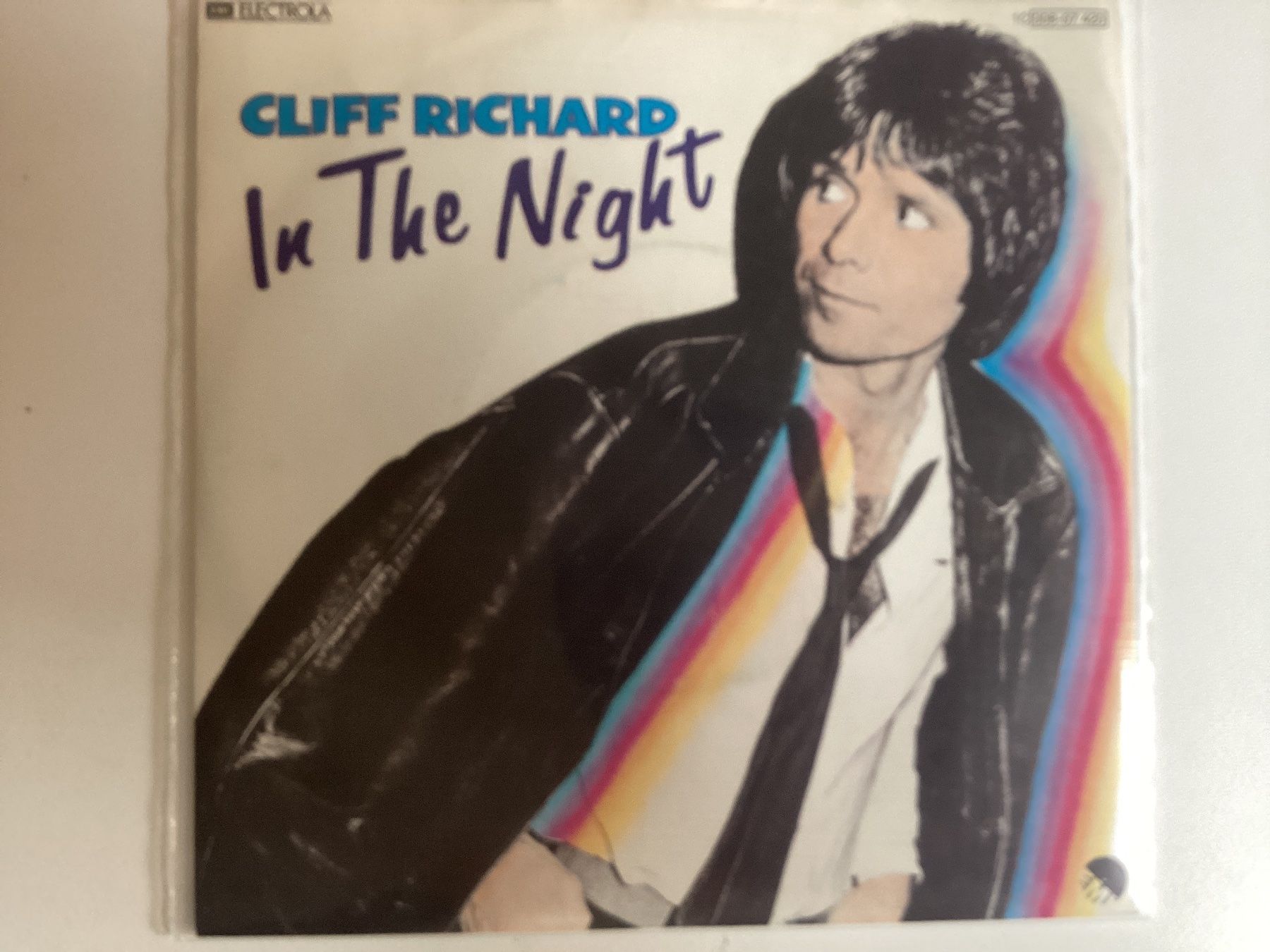 Dischi in vinile: Cliff Richard Single - In The Night / Keep On Looking – Usato da Gutenswil venduto da Hamzian