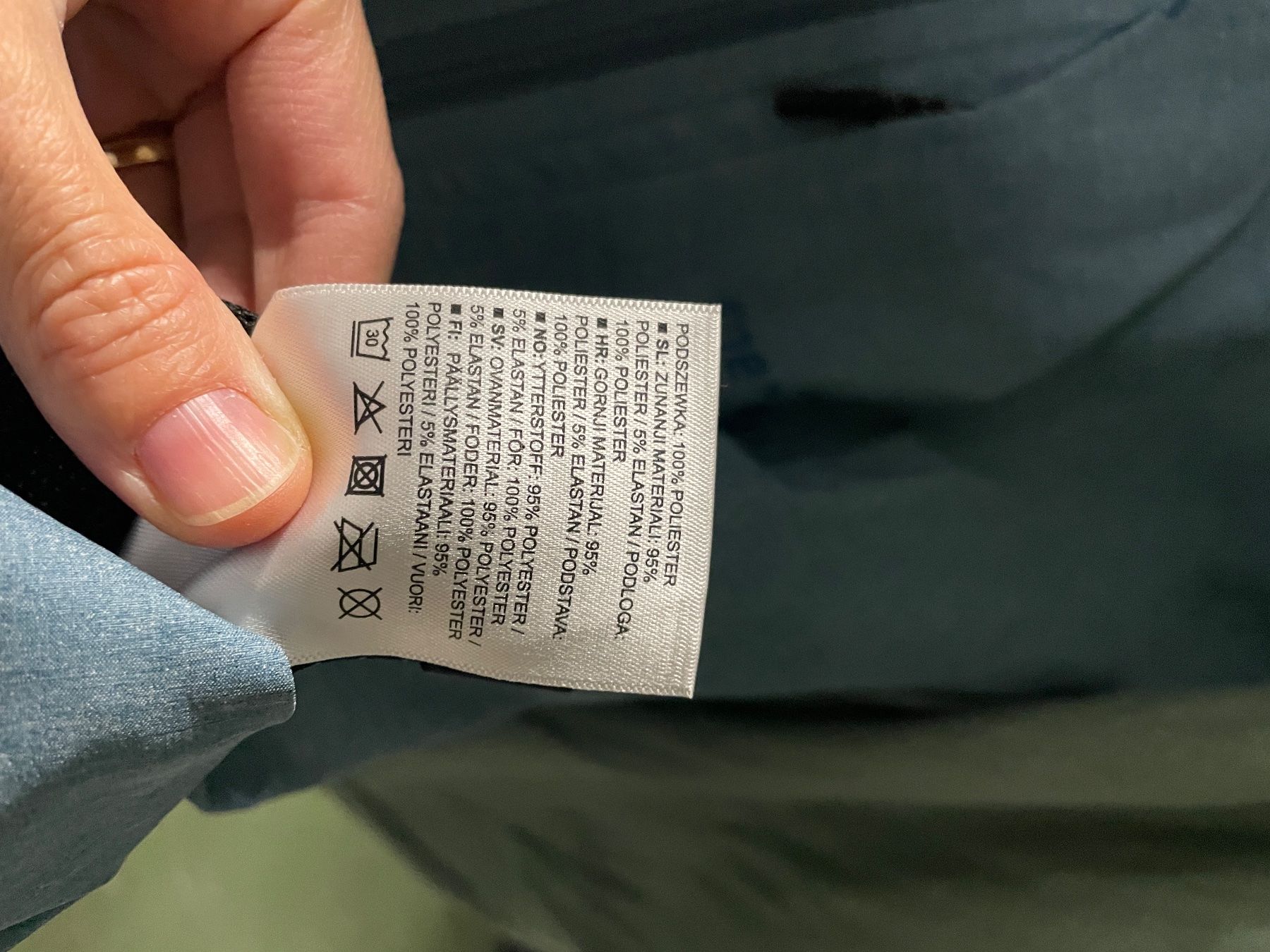 Meru Jacken: Meru Softshelljacke blau mit Kapuze Grösse S – Gebraucht aus Niederteufen von mousesip 3
