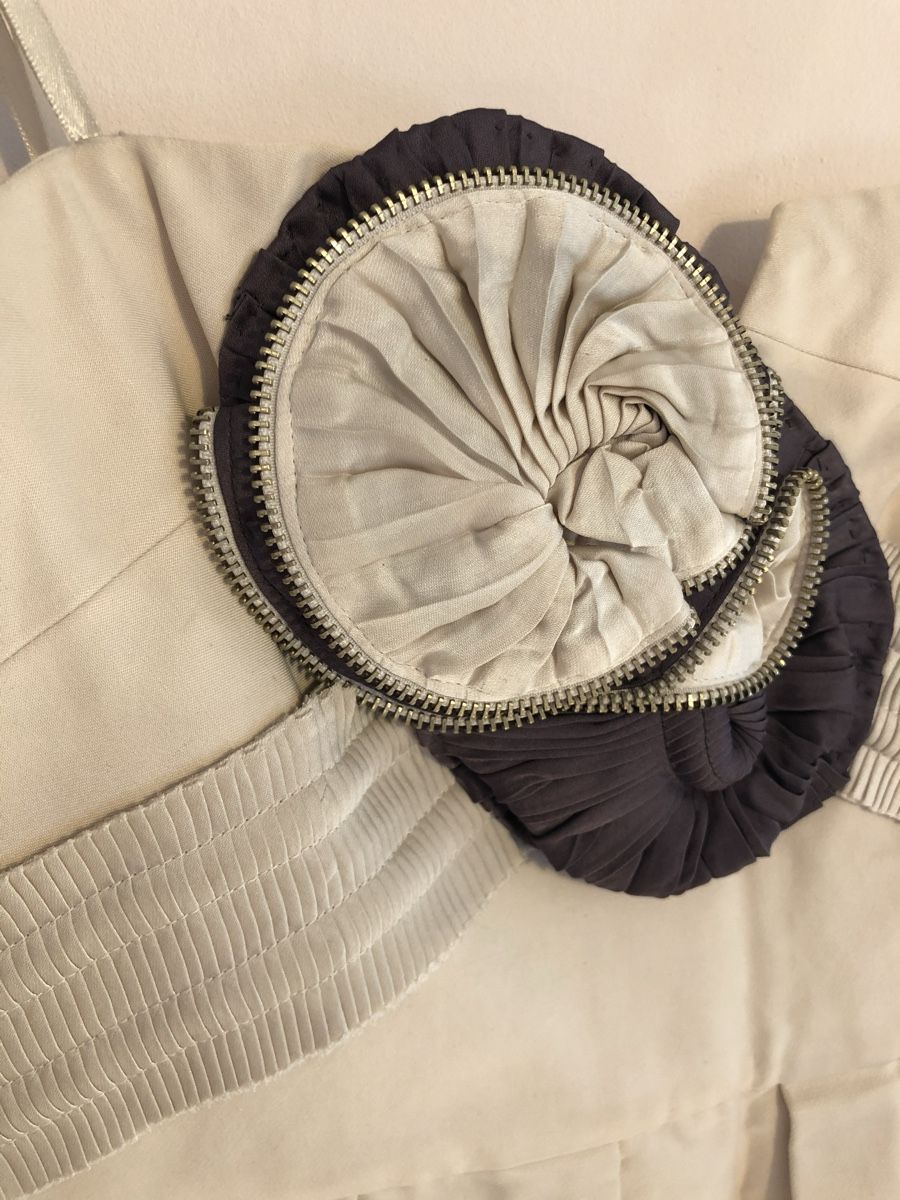 Vestiti: Robe bustier BCBG Maxazria Runway T38 élégante – Nuovo (secondo la descrizione) da Lausanne venduto da Stephaniesdressing 1