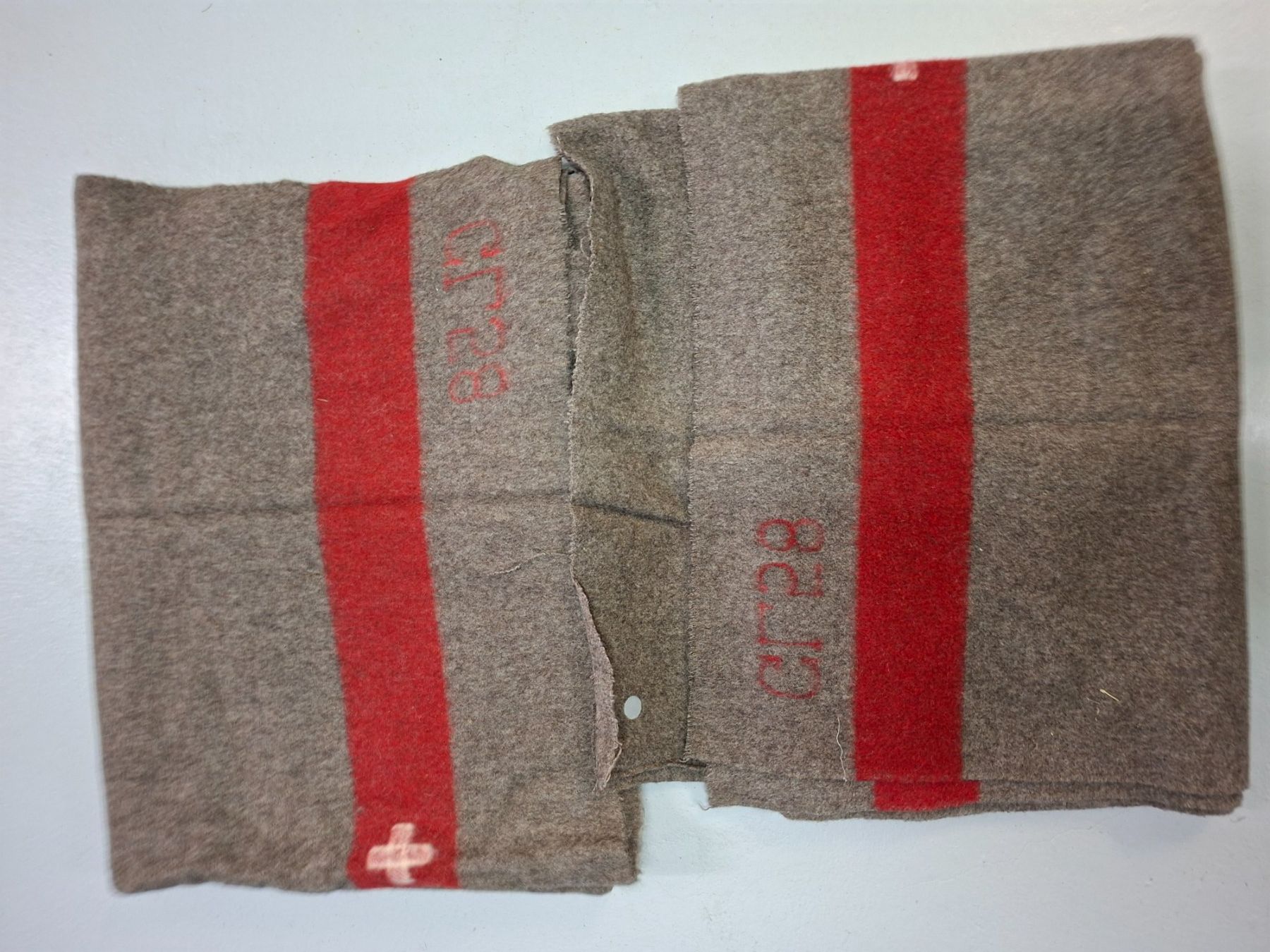 Schweizer Armee Coperte: Schweizer Armeewolldecken 2 Stück – Usato da Ebmatingen venduto da Ilg