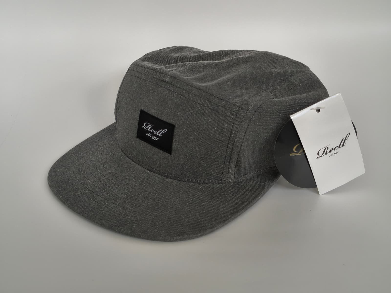 Hüte, Mützen & Caps: Reell Cap / 5 Panel Cap Grau, neu mit Etikett – Neu und originalverpackt aus Kriens von Cyrllek