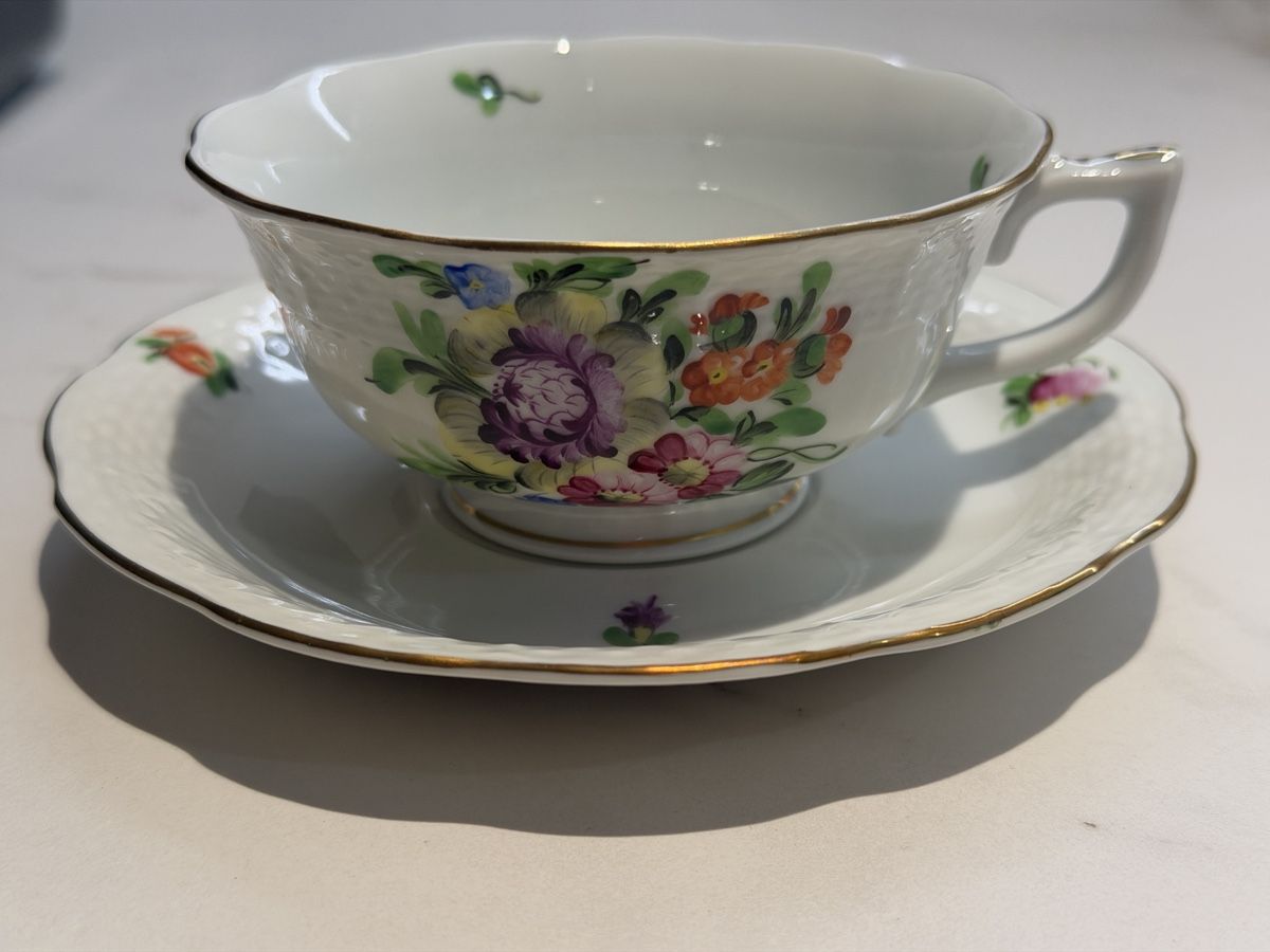 Herend Tazze: Herend Teetasse mit Untertasse Blumen – Usato da Ottoberg venduto da nic_5sdw 2