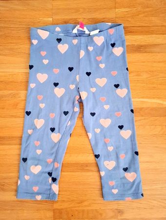 🌸🌿 Süsse 3/4-Leggings mit Herzen Gr. 116, blau-violett