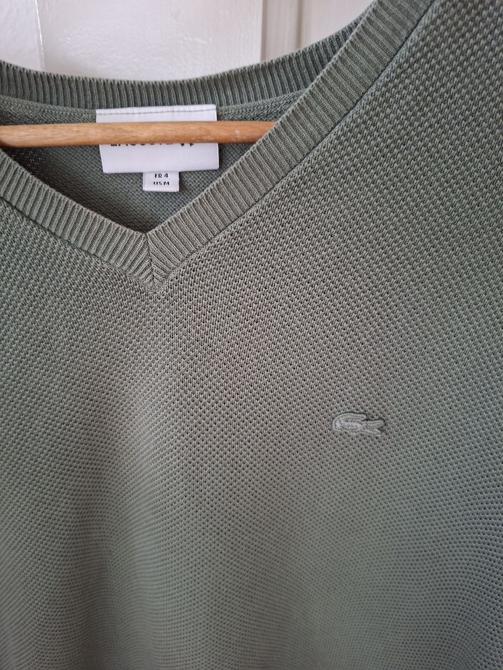 Lacoste Pullover & Sweatshirts: Pull col V LACOSTE vert taille M 100% coton – Gebraucht aus Renens VD von ser_j2fn 6