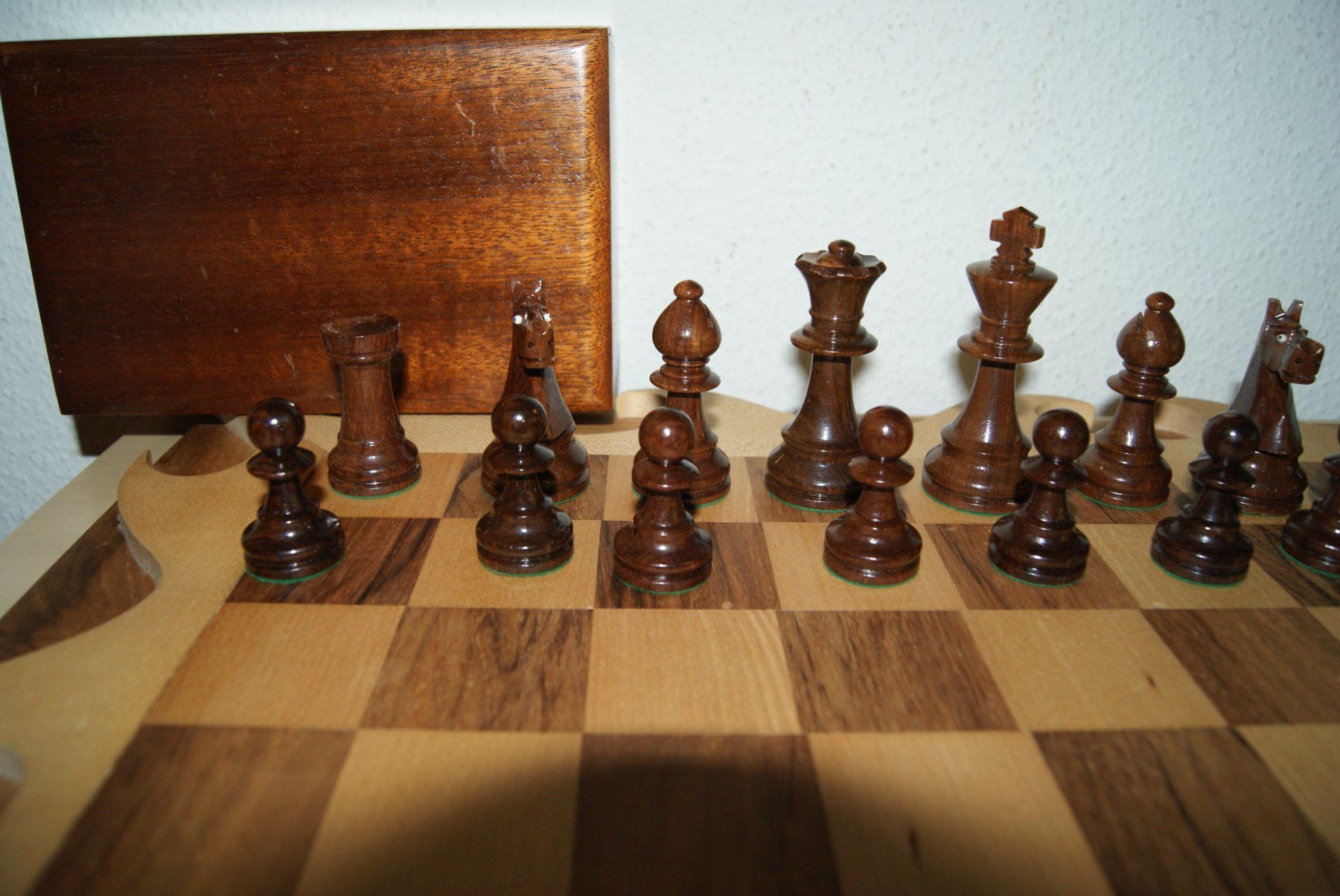 Giochi: Schach mit Figuren aus Holz, Schachbrett – Usato da Zürich venduto da Widi1 4