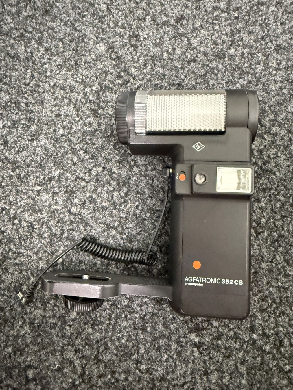 Blitze: AGFATRONIC 352 CS Blitzgeraet mit Kabel und Griff – Gebraucht aus Heimberg von Hochzeitsfotografen