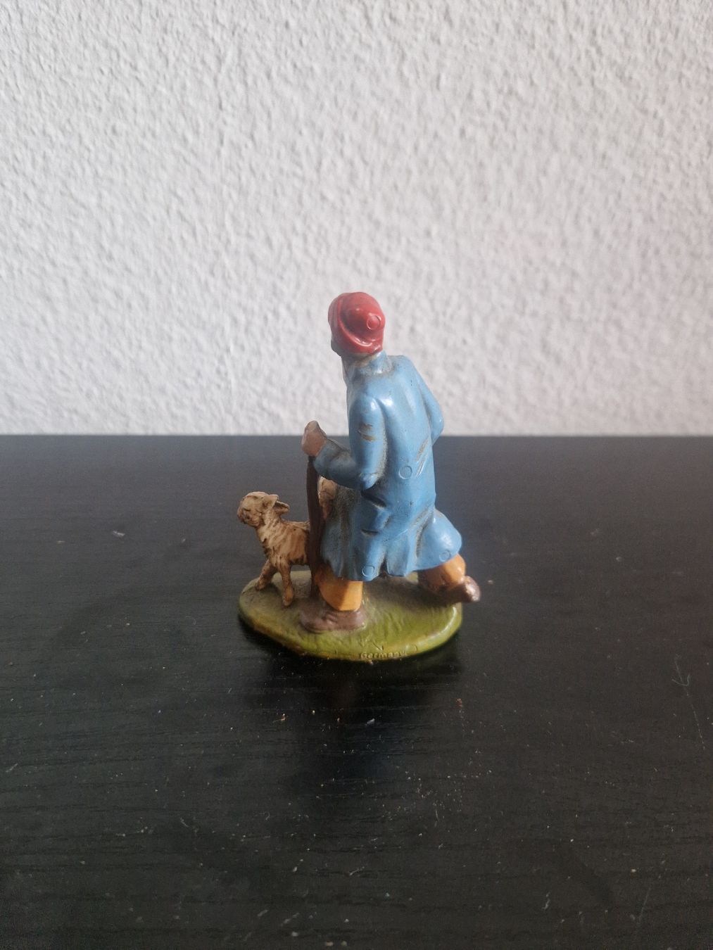 Tutte le decorazioni: Antike Krippenfigur Hirt mit Lamm, liebevoll bemalt, Vintage – Usato da Berikon venduto da Wiederverwender2024 1