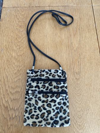 Umhängetasche/ Handytasche Leopardenmuster