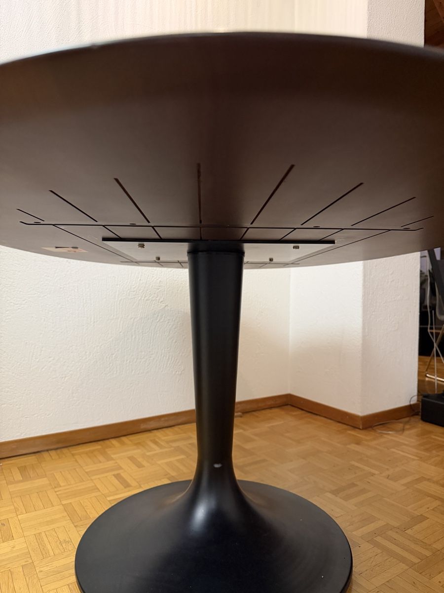 Tavoli: Massivholz Tisch Nussbaum – Usato da Zürich venduto da dae_57z6 3