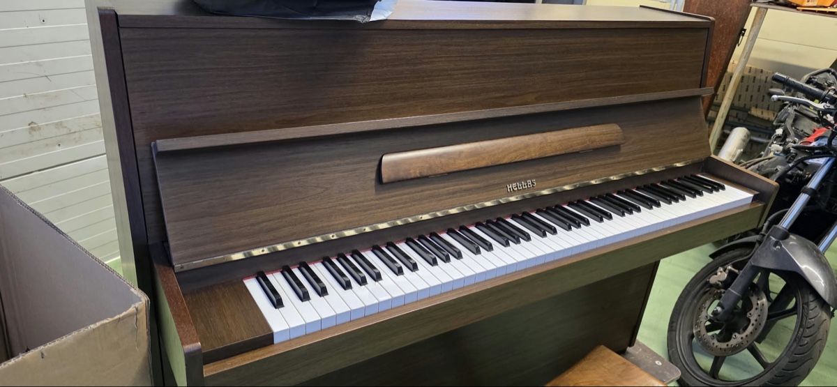 Musikinstrumente: Klavier  – Gebraucht aus Oetwil am See von NelOliveira 3