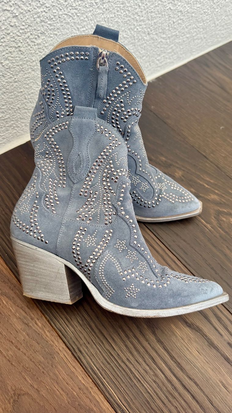 Scarpe da donna: Beautiful Summer boots mit Verzierung – Usato da Zürich venduto da Cosmo_zh 1