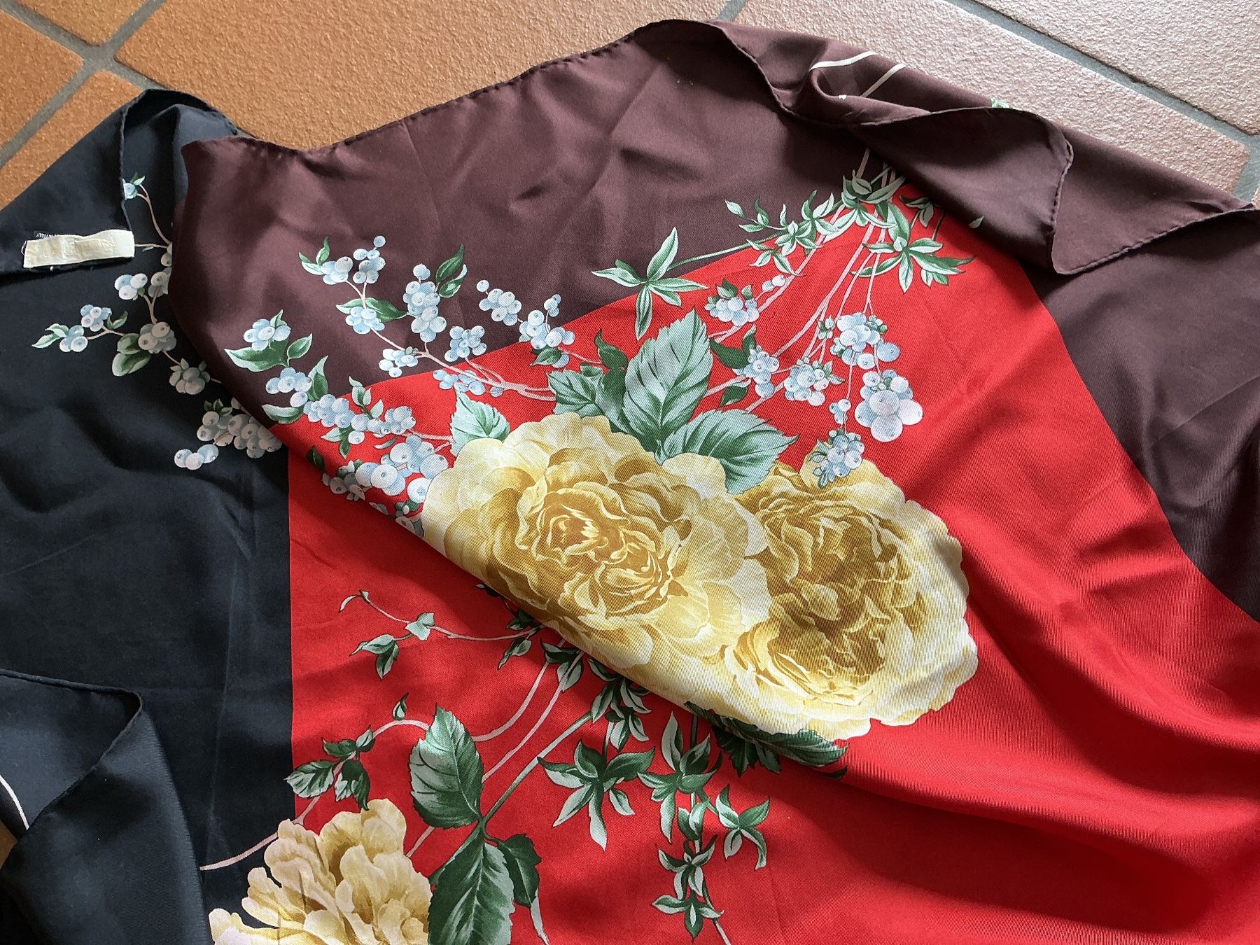 Valentino Foulards & écharpes: Seidentuch Valentino – D'occasion à Wettingen par Andres54 3