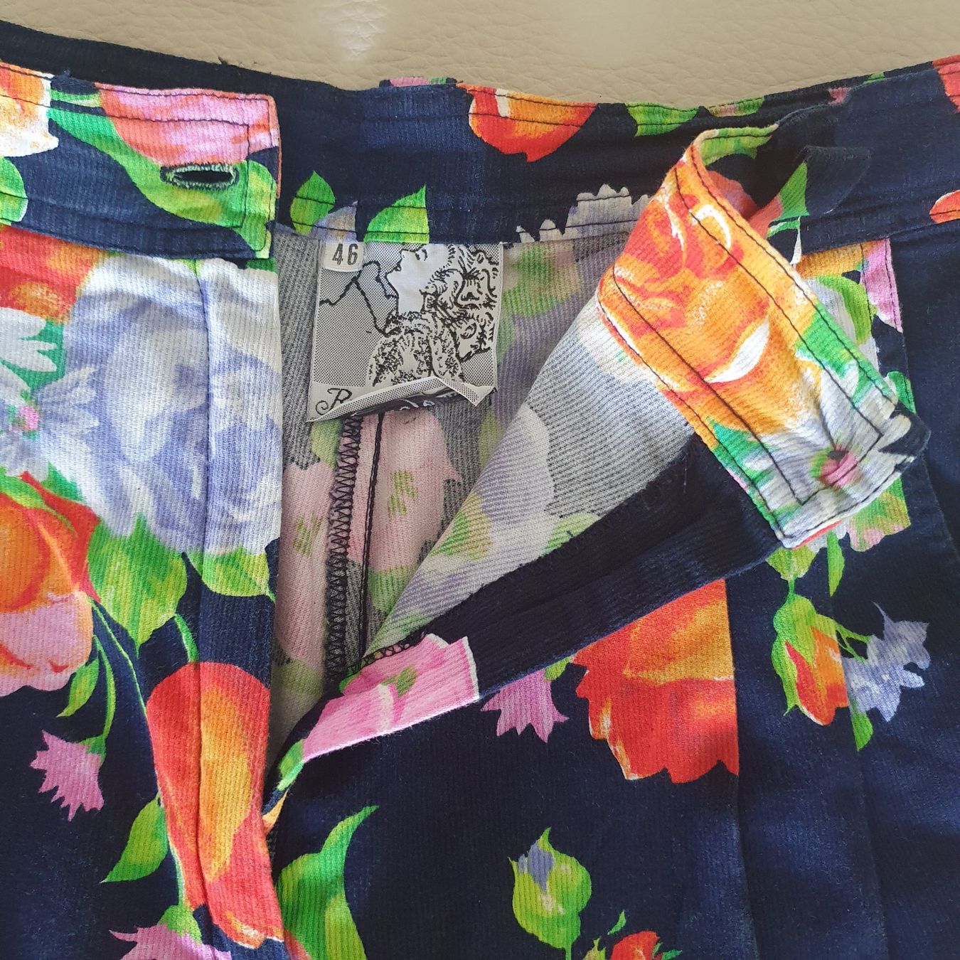 Pantaloni: Short fleuri -Ruse de femme - Gr. M – Usato da boudry venduto da Let_20 3