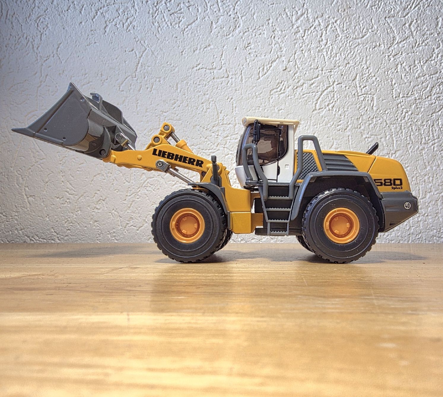 Siku Kit di modellismo & Modellini statici: Liebherr 580 Radlader, Siku – Usato da Männedorf venduto da Modellbau-wyss