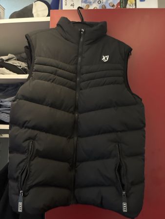 Gilet sans manches FTKR noir matelassé bon état