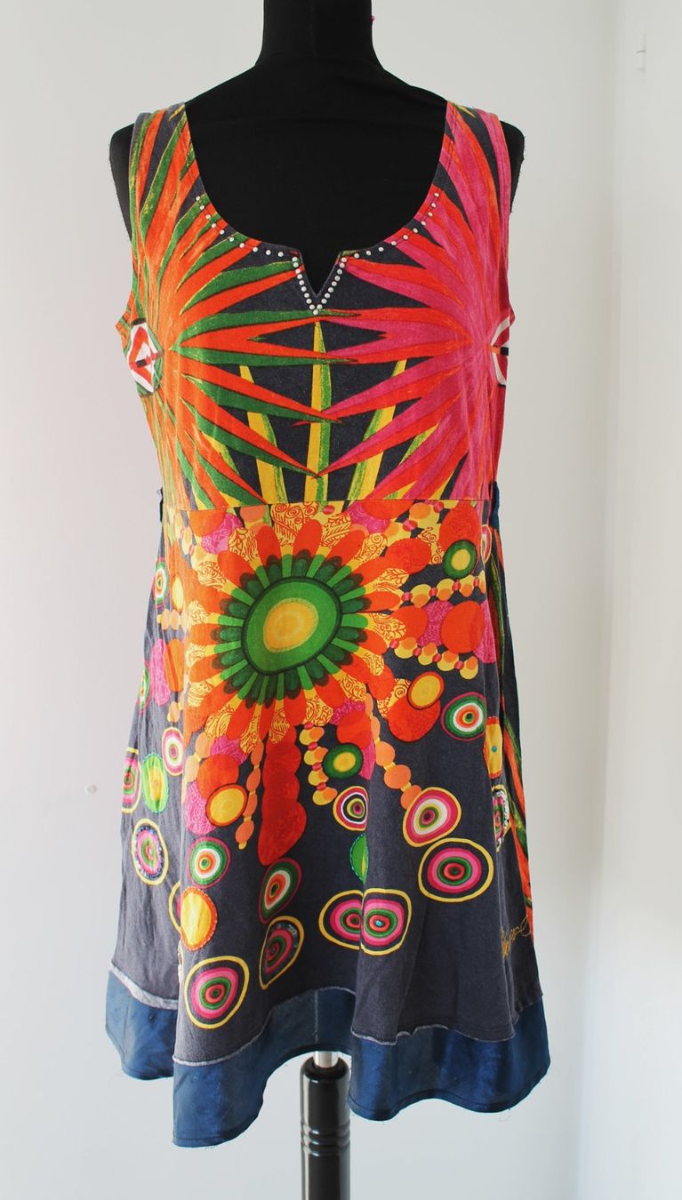 Desigual Vestiti: Robe DESIGUAL taille XL – Usato da Chez-le-Bart venduto da jasse