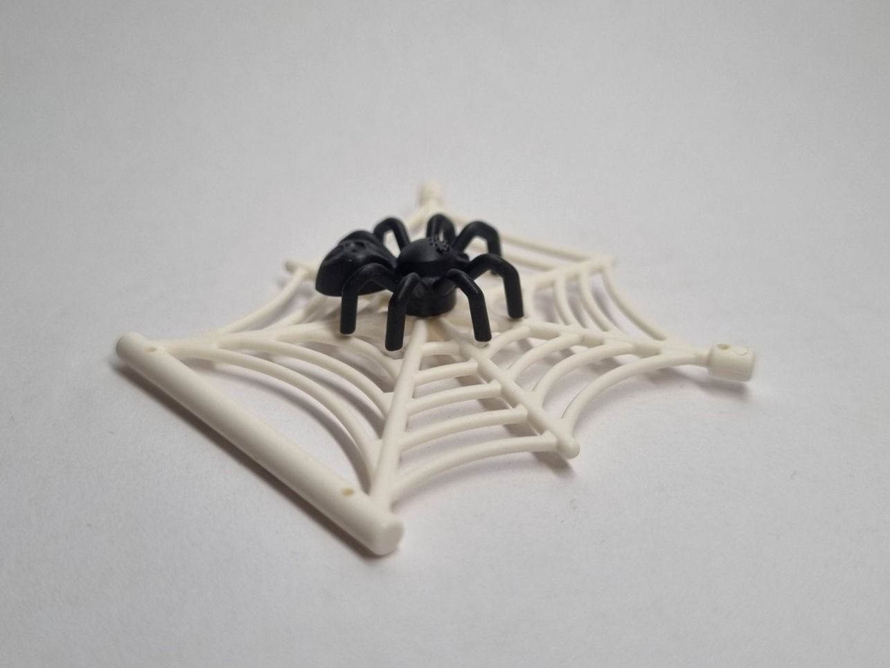 Lego Kit di costruzioni: LEGO Black Spider with Spider web / schwarze Spinne mit Netz – Nuovo (secondo la descrizione) da Basadingen venduto da NekoBricks 1