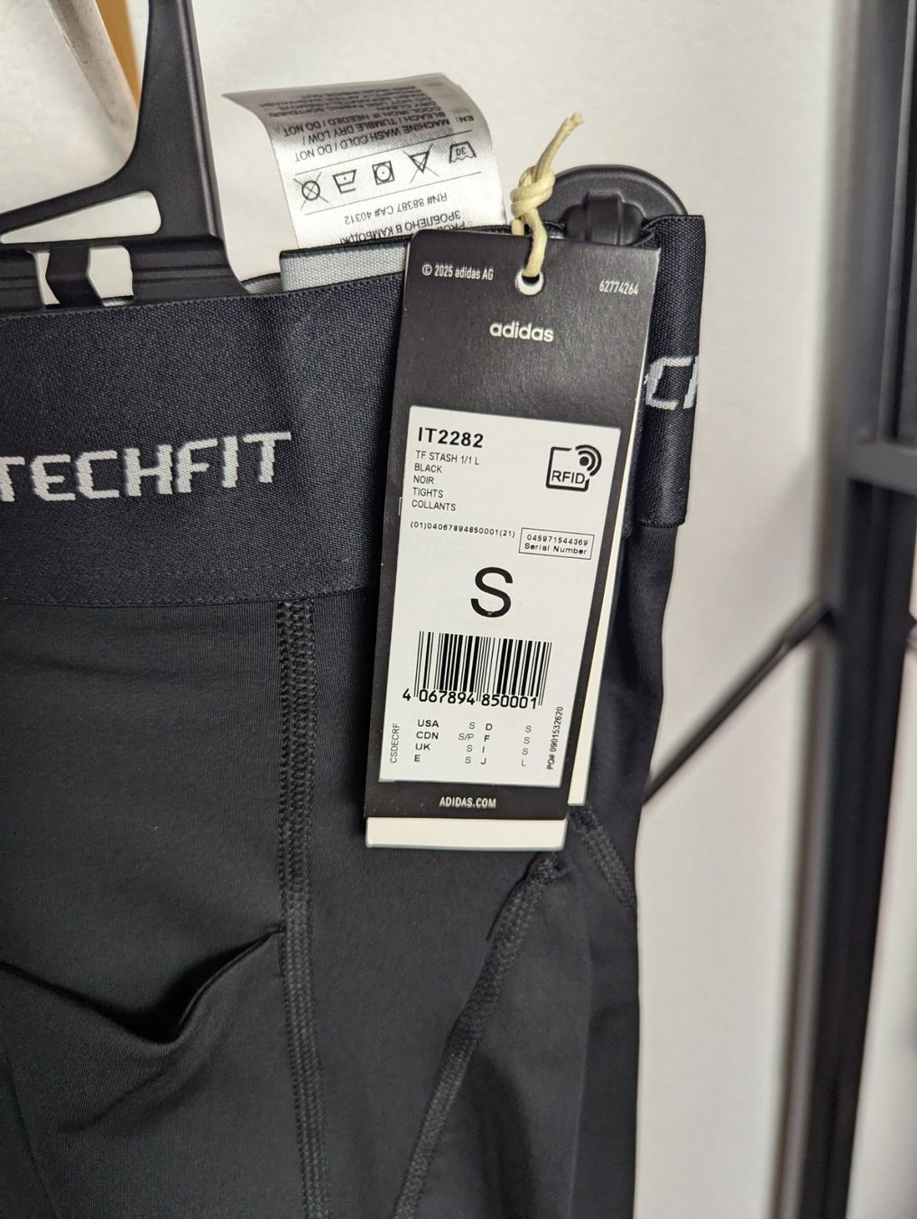 Adidas Leggings: Legging Adidas Techfit "Stash" - Noir - Neuf Taille S – Nuovo e nell'imballaggio originale da Yvorne venduto da Bocchino_1291 1
