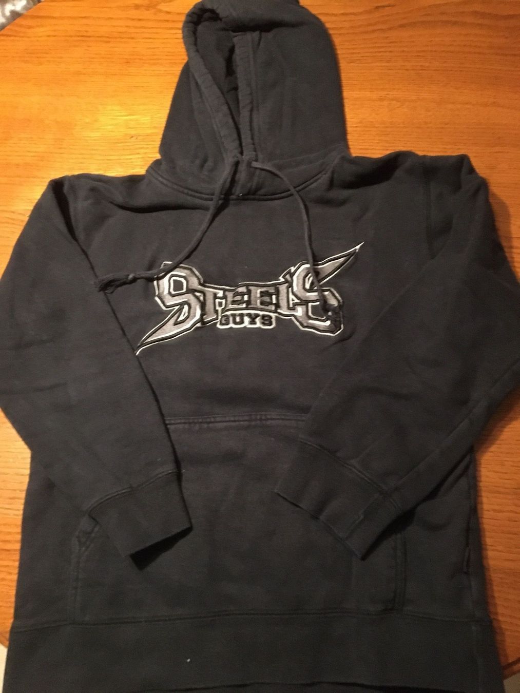 Pulls et sweat-shirts: Sweat à capuche garçon – D'occasion à Montsevelier par Batson
