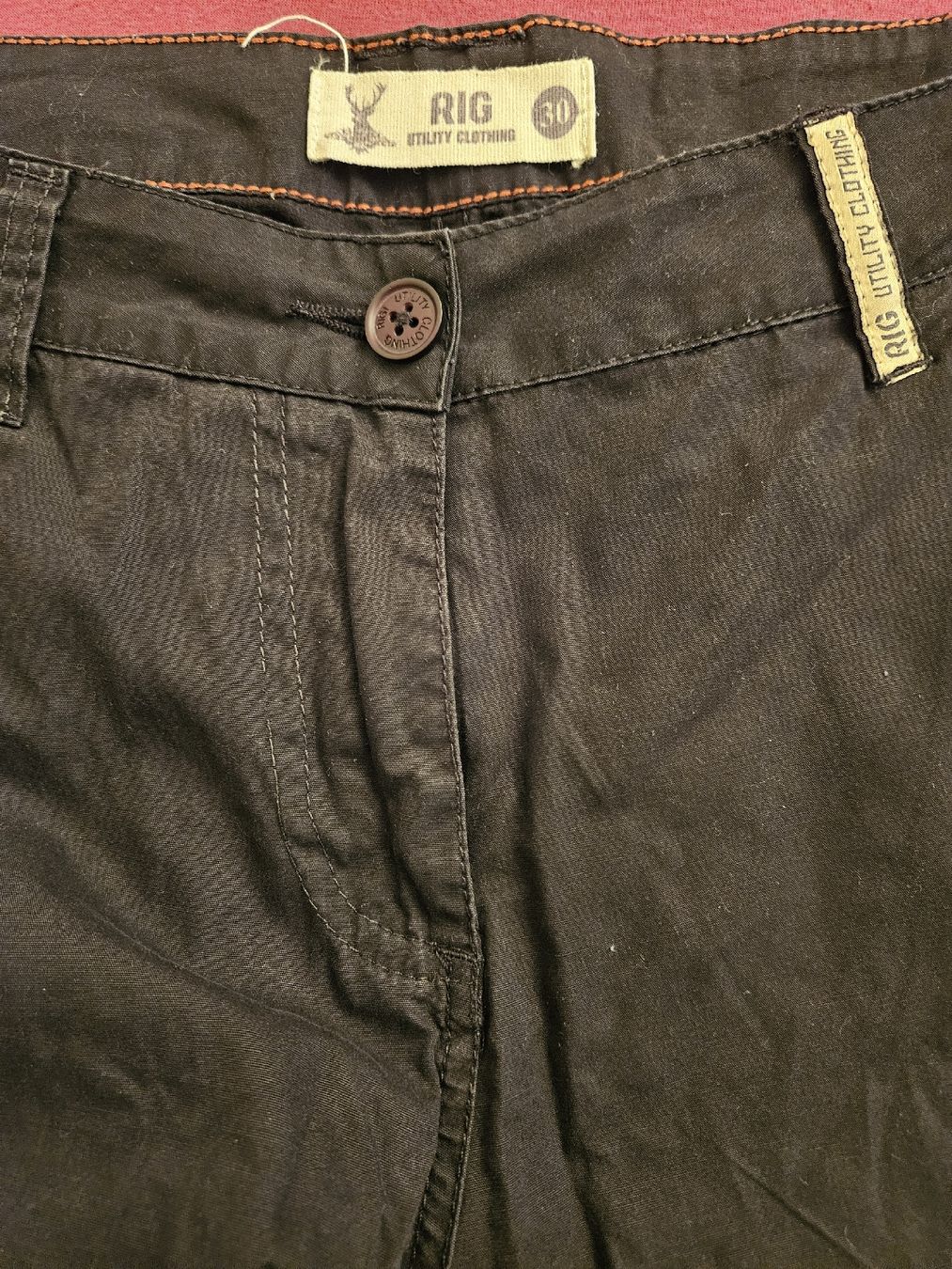 Pantaloni: 2 chf !! Black Cargo Pants, Size 30. – Usato da Basel venduto da yat_r699 2