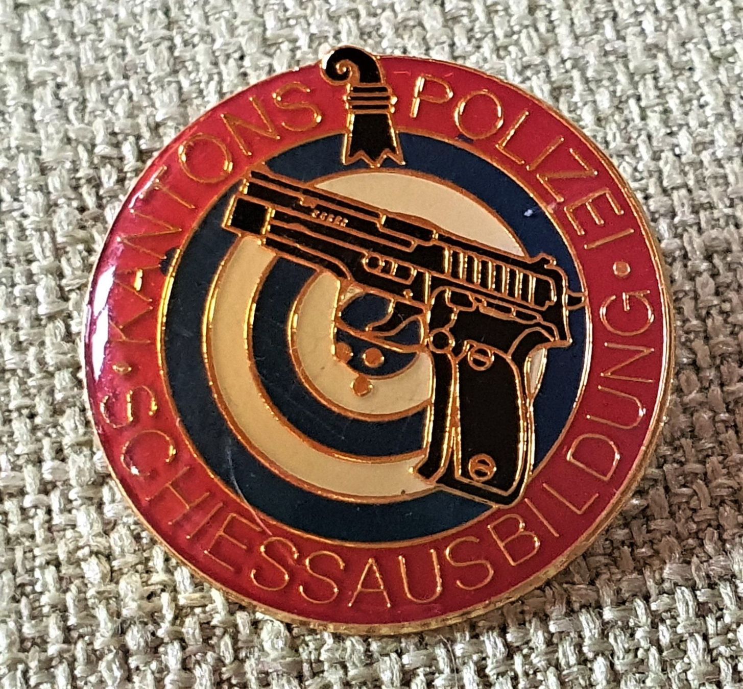 Plaketten & Abzeichen: D690 Pin Basler Ktantons Polizei Schiessausbildung – Gebraucht aus Reinach BL von Boston-Verkauf
