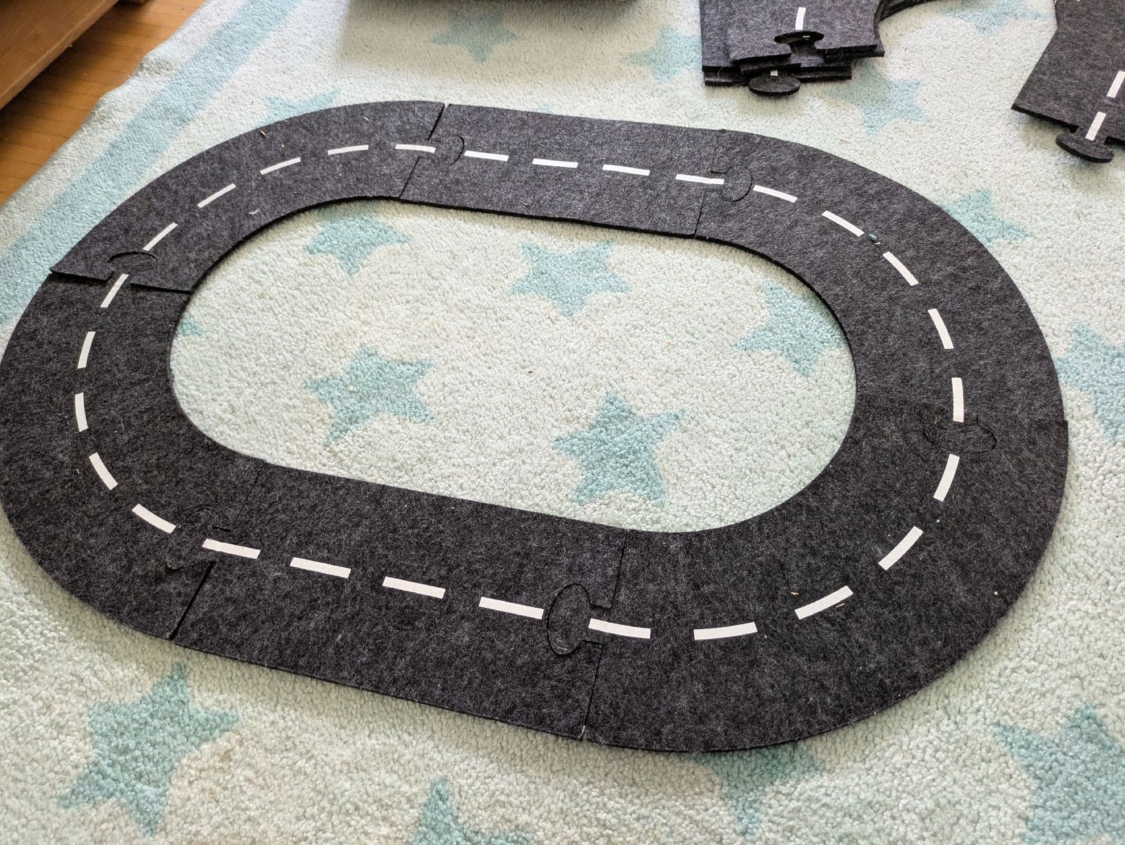 Spielzeuge: Filz-Spielzeugfahrbahn – Gebraucht aus Zürich von Inpw 1