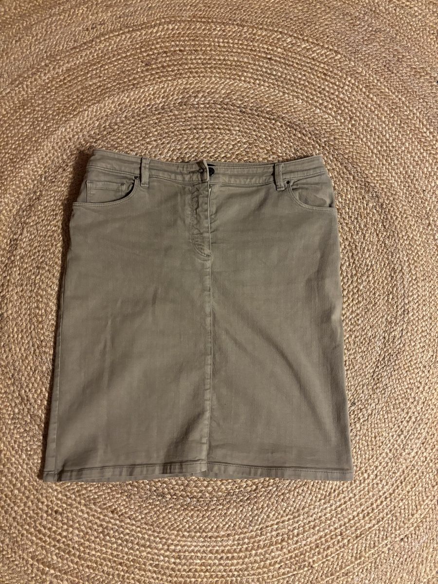 Caroll Robes: Jupe Caroll taille 40 – D'occasion à Blonay par Ollorvi