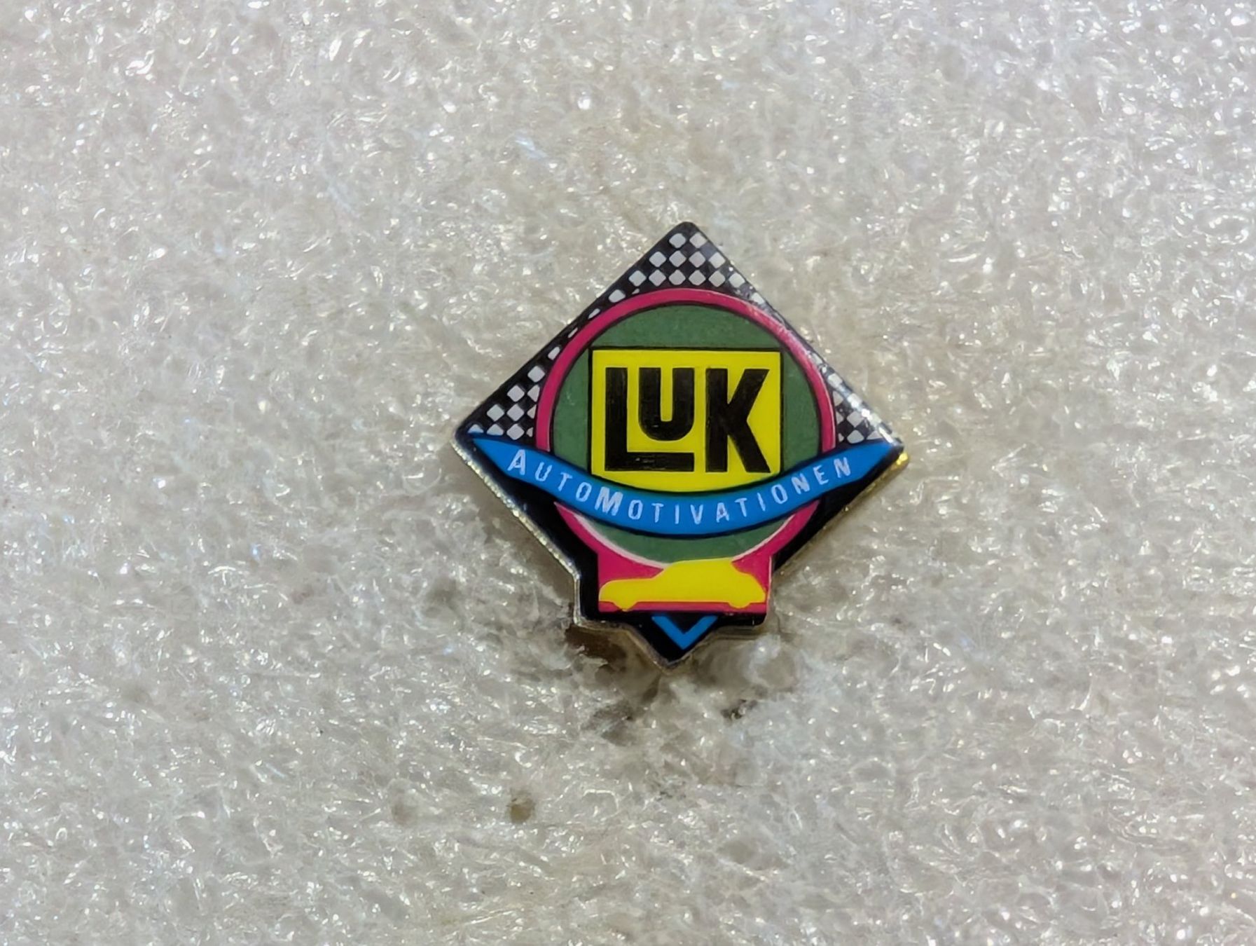 Placchette & Badge: Ansteckpin 97: Luk – Usato da Oppligen venduto da Pin-Fall-Shop