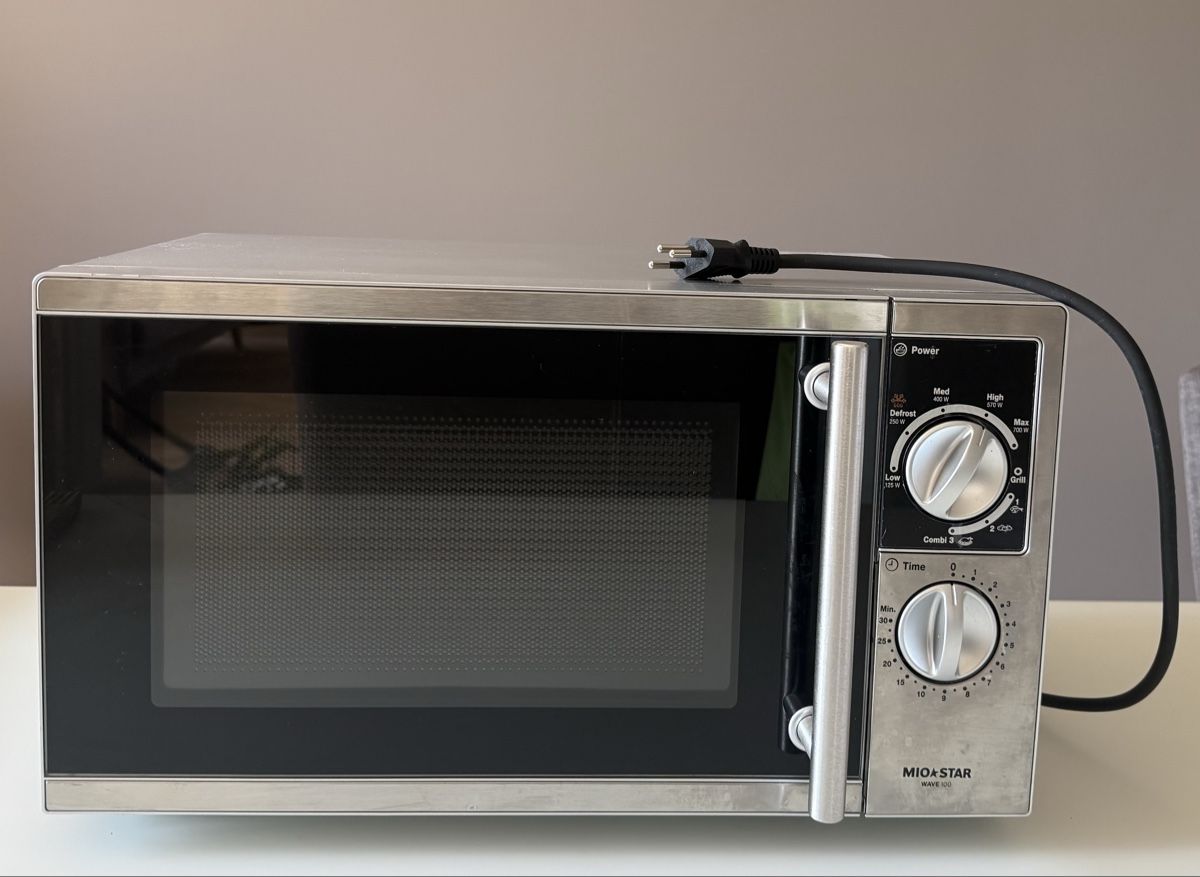 Mio Star Appareils de cuisine: MIKROWELLE Mio-Star Wave 100 mit Grill – D'occasion à Biel/Bienne par Schnuffi27