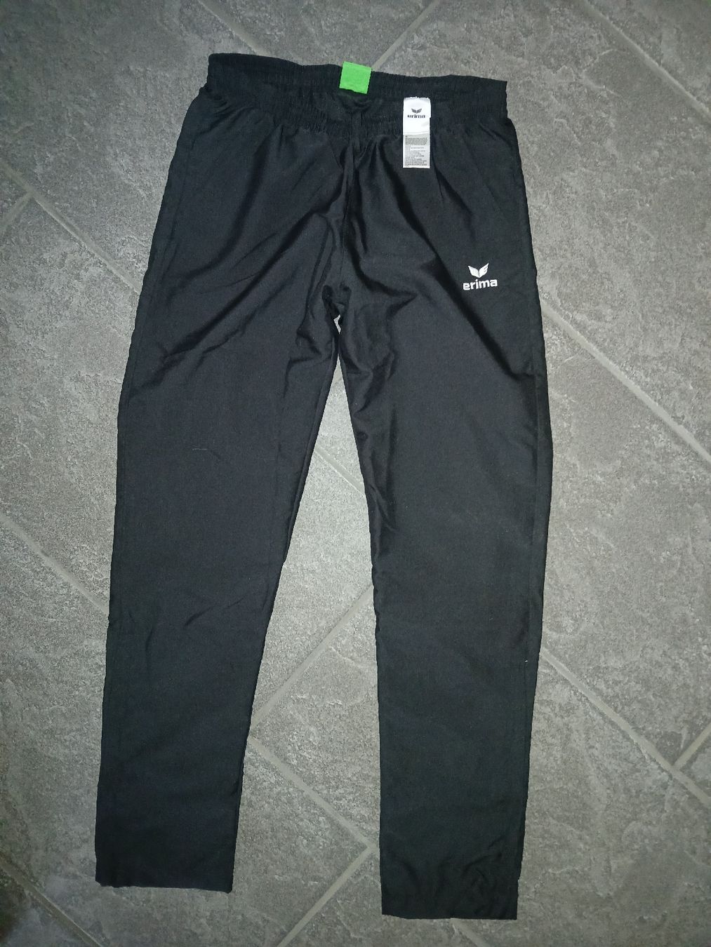 Erima Pantaloni: Erima Trainerhose neu 36 – Nuovo (secondo la descrizione) da recherswil venduto da papamoll71