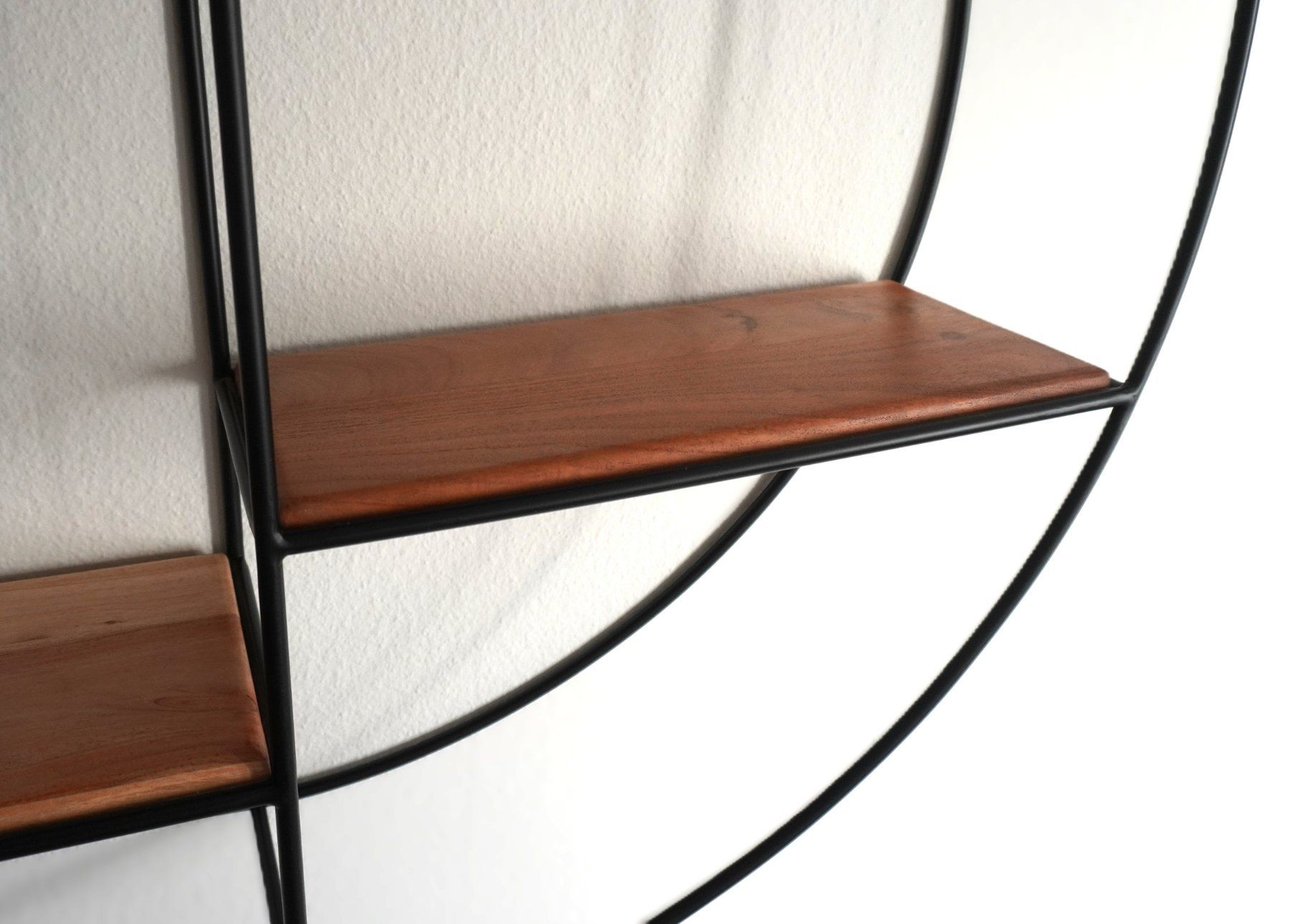Regale: Rundes Wandregal 90/90/21 cm – Gebraucht aus Binningen von LuizaS9 2