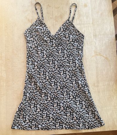 Kurzes Sommerkleid geblümt Grösse S 100% Rayon