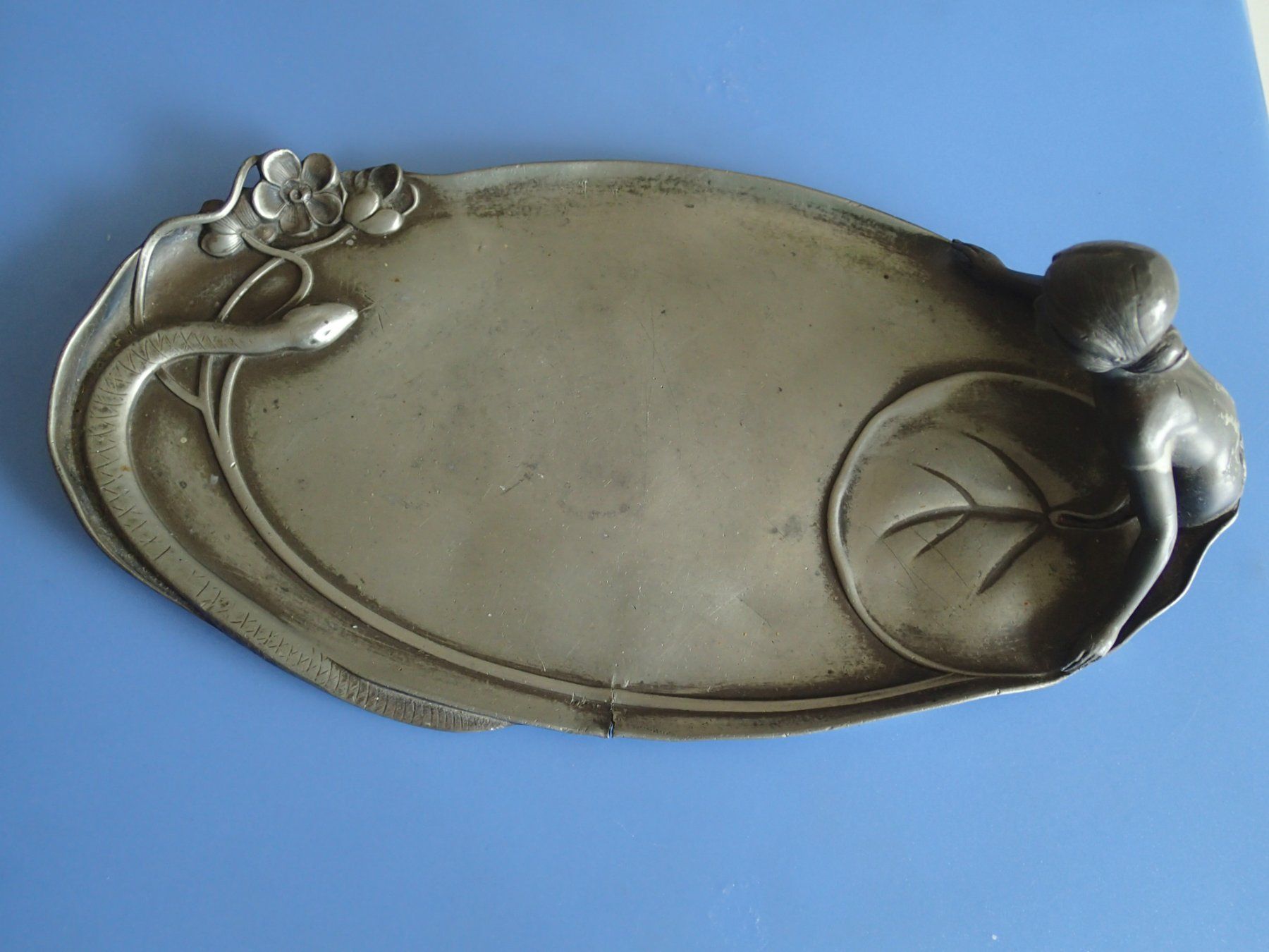 WMF Piatti di portata: Tablett WMF Straussenmarke 1903-1910 – Usato da Allschwil venduto da Salus17 2